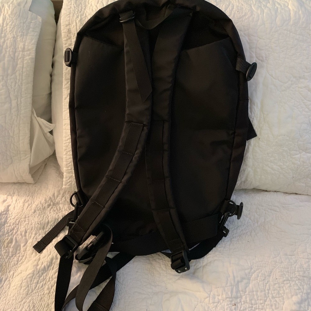 REI backpack - Picture 4 of 7